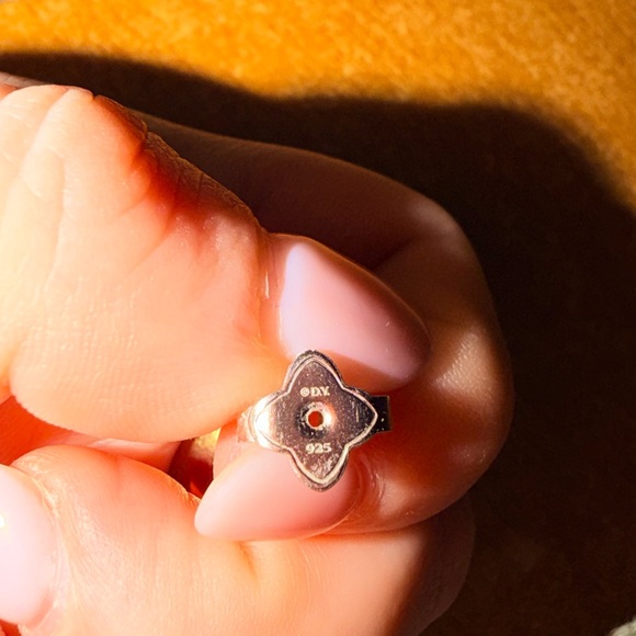 David Yurman The Crossover Collection Stud Earrings with 18k Yellow Gold - Picture 7 of 8